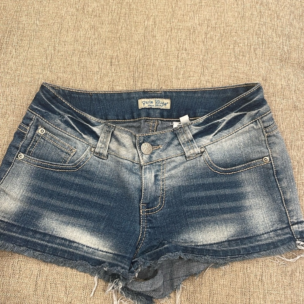 Low rise short jean shorts